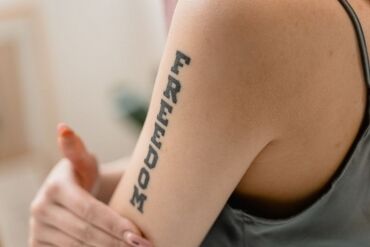 Remoção de tatuagem a laser em SP: perguntas essenciais e comparação de tecnologias Remoção de tatuagem a laser em SP: perguntas essenciais e comparação de tecnologias